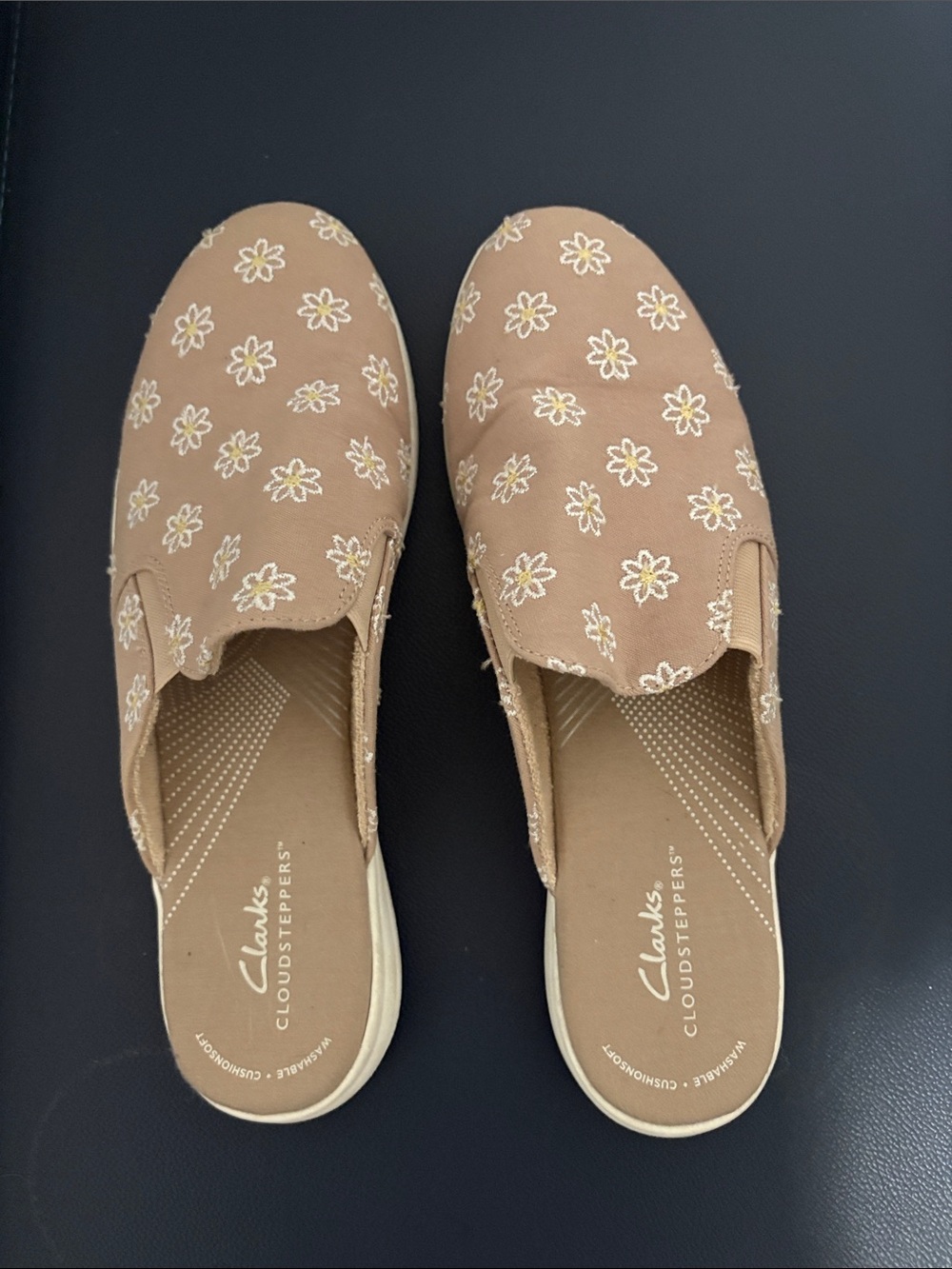 Clarks Women's Tan Embroidered Floral Slip-On Mules
